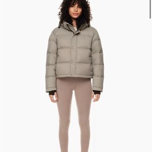 Aritzia Super Puff Shorty